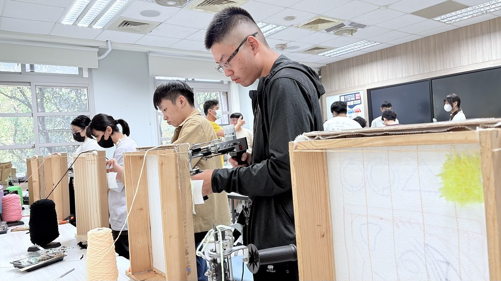 簇絨地毯（一）